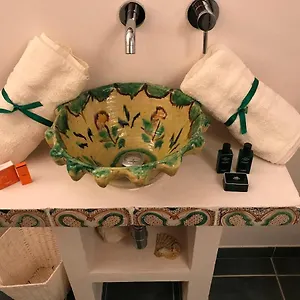 https://camid-boutique-house.sicilyhotelsitaly.net